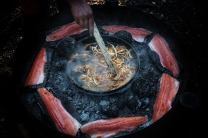Matlagning över eld